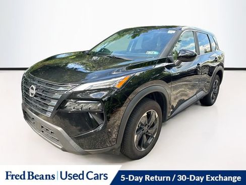 Used 2025 Nissan Rogue SV AWD/4WD image 3