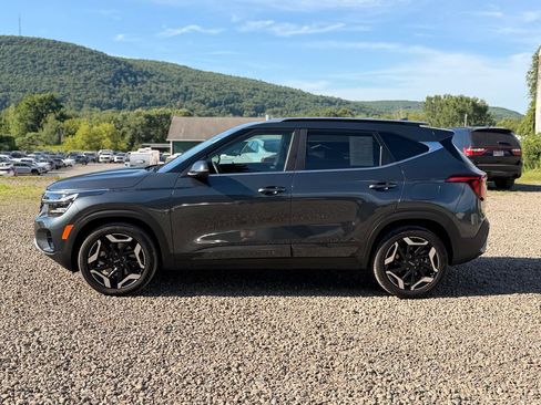 Used 2024 Kia Seltos SX w/ SX Sunroof Package AWD/4WD image 8
