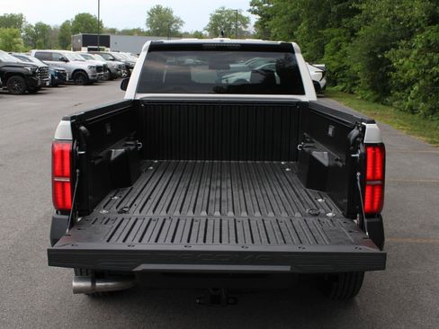 New 2026 Toyota Tacoma SR w/ SR Upgrade Package AWD/4WD image 7