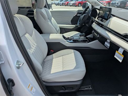 New 2025 Mitsubishi Outlander SEL image 36