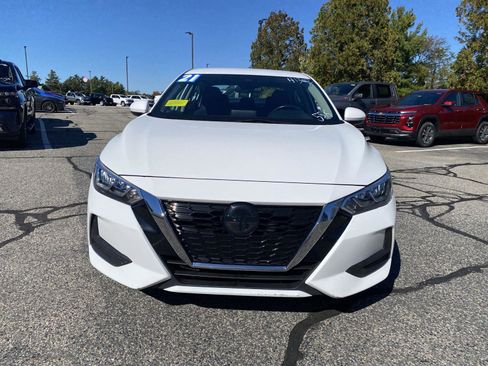 Used 2021 Nissan Sentra SV image 2
