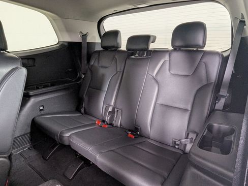 Used 2024 Kia Telluride EX w/ EX Captain's Chair Package FWD image 23