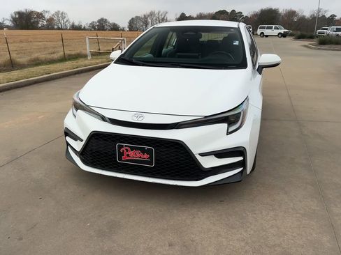 Used 2024 Toyota Corolla SE image 4