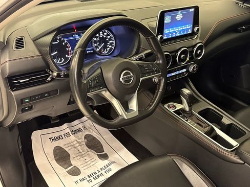 Used 2023 Nissan Sentra SR w/ SR Premium Package FWD image 18