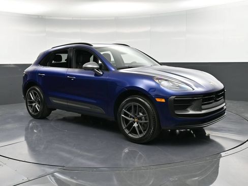 Certified 2026 Porsche Macan AWD/4WD image 10