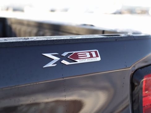 Used 2023 GMC Sierra 1500 SLT w/ SLT Convenience Package image 37