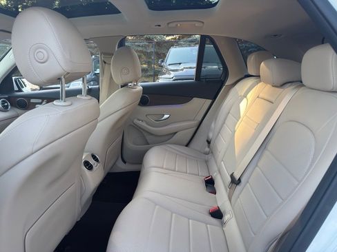 Used 2022 Mercedes-Benz GLC 300 4MATIC image 29