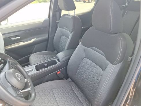Certified 2025 Nissan Kicks SV AWD/4WD image 10