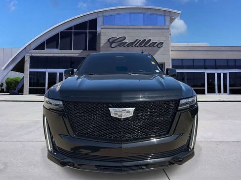 Used 2023 Cadillac Escalade ESV Sport w/ LPO, ONYX Package image 2