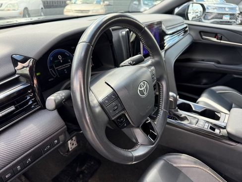 Certified 2025 Toyota Camry SE FWD image 28