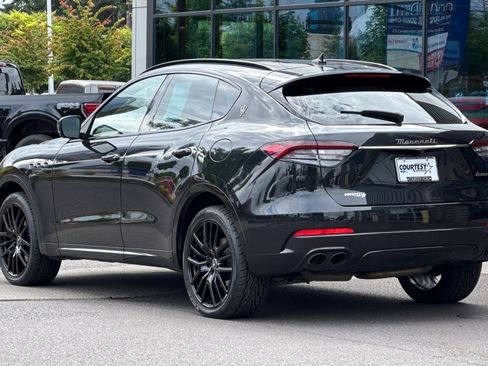 Used 2022 Maserati Levante GT AWD/4WD image 6