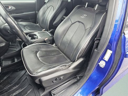 Used 2019 Chrysler Pacifica Limited FWD image 6