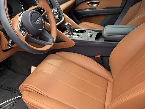 Used 2023 Bentley Bentayga AWD/4WD image 22