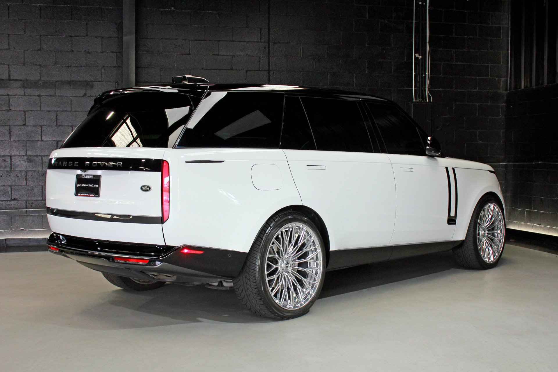 Used 2023 Land Rover Range Rover Long Wheelbase Autobiography AWD/4WD image 19