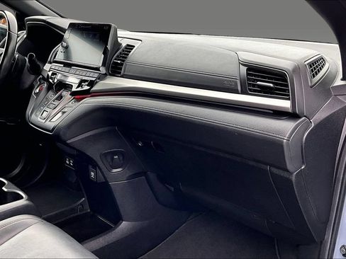 Used 2025 Honda Odyssey Sport-L image 10