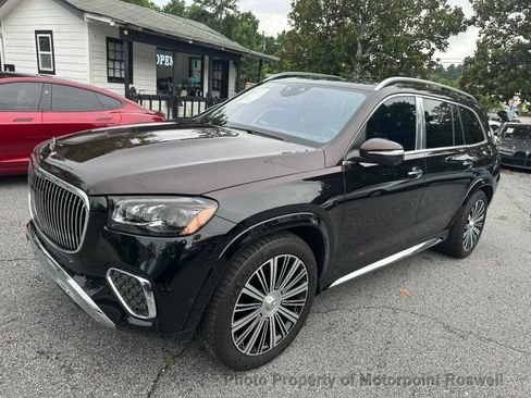 Used 2024 Mercedes-Benz Maybach GLS 600 4MATIC image 11