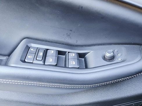 Used 2024 Jeep Grand Cherokee Limited w/ Black Appearance Package image 32