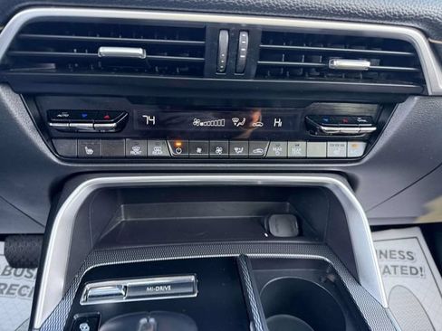 Certified 2024 MAZDA CX-90 Plug-In Hybrid w/ Premium Pkg AWD/4WD image 21