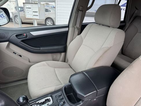 Used 2009 Toyota 4Runner SR5 image 13