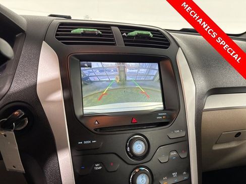 Used 2015 Ford Explorer XLT w/ Equipment Group 202B image 18