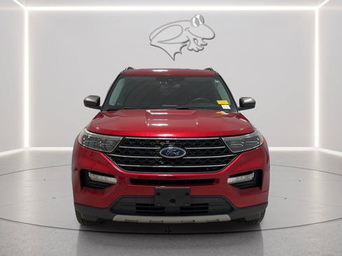 Used 2021 Ford Explorer XLT w/ Equipment Group 202A AWD/4WD image 8