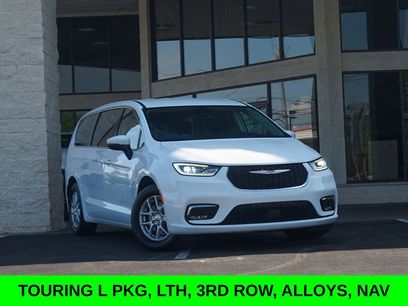 Used 2023 Chrysler Pacifica Touring-L