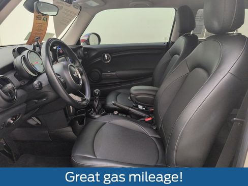 Used 2018 MINI Cooper 2-Door Hardtop image 4