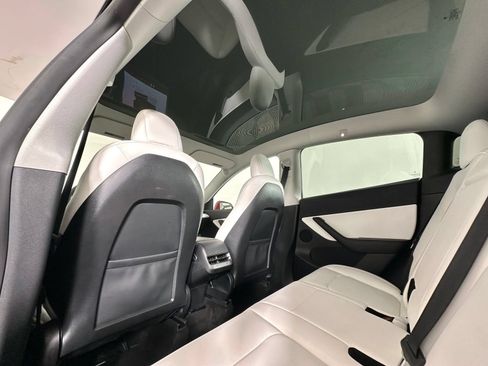 Used 2022 Tesla Model Y Performance AWD/4WD image 6