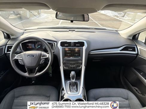 Used 2016 Ford Fusion SE image 19