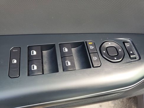 Used 2025 Kia K4 LXS image 19