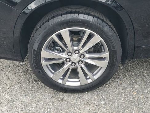 Used 2025 Cadillac XT6 Premium Luxury image 6