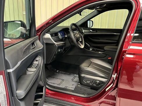 New 2025 Jeep Grand Cherokee L Limited image 12