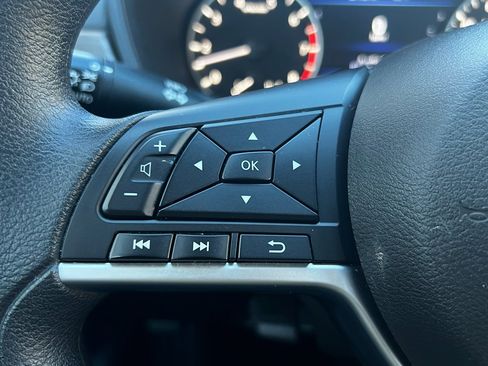 Used 2024 Nissan Altima 2.5 SV image 20