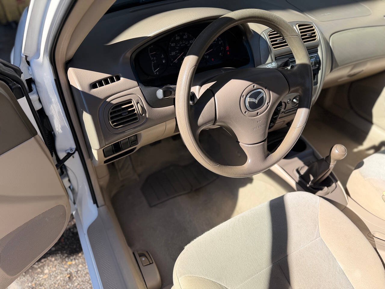 Used 2002 MAZDA Protege FWD image 13