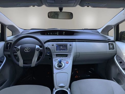 Used 2014 Toyota Prius Three image 17