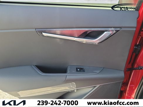 New 2026 Kia Niro Wind FWD image 15