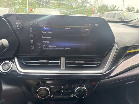 Used 2024 Chevrolet Trax ACTIV w/ Driver Confidence Package FWD image 24