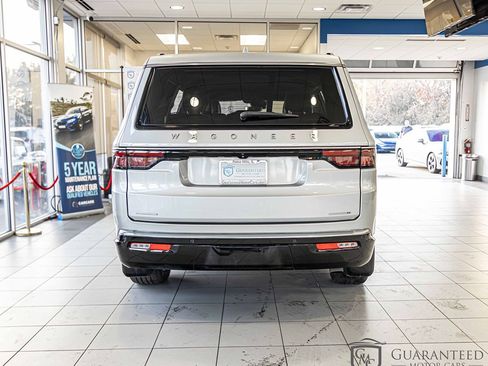 Used 2022 Jeep Wagoneer Series II w/ Flexible Seating Group image 13