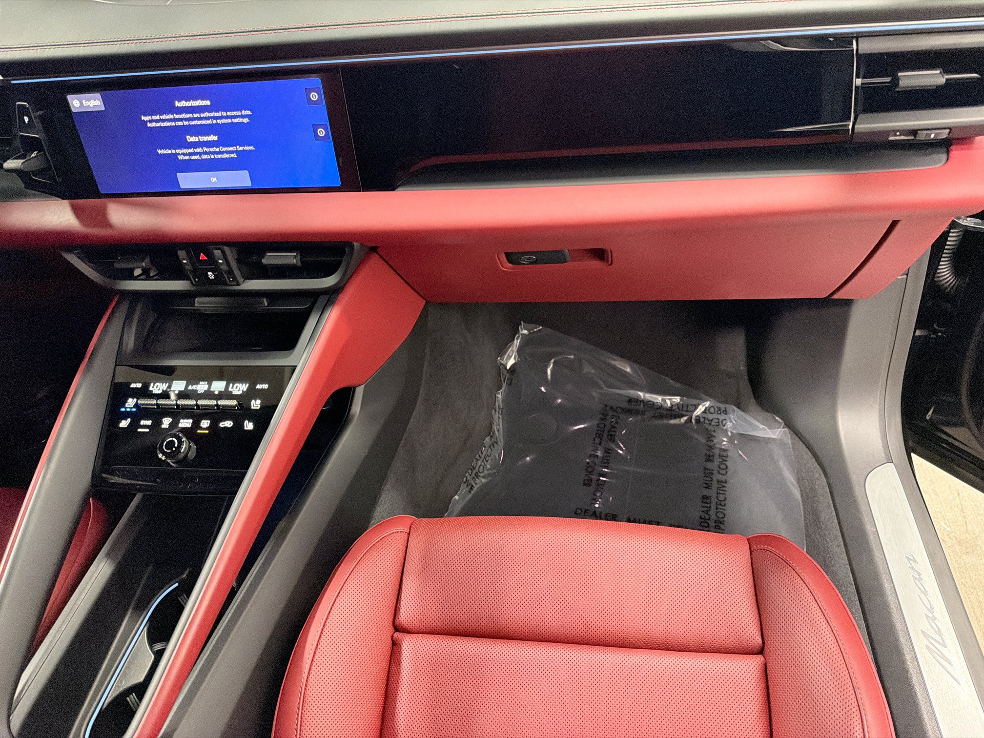 Certified 2026 Porsche Macan Electric RWD image 19