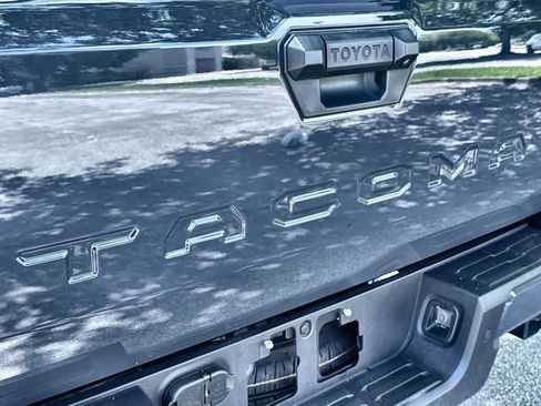 Used 2025 Toyota Tacoma SR5 AWD/4WD image 10
