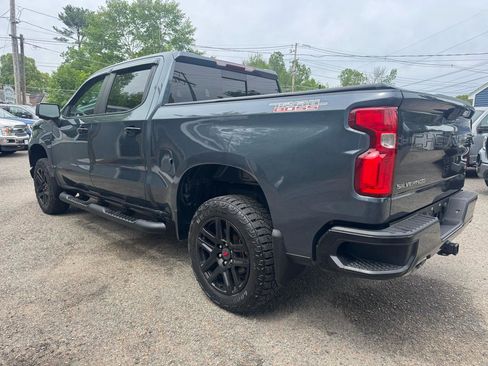Used 2021 Chevrolet Silverado 1500 LT Trail Boss w/ Convenience Package II AWD/4WD image 2