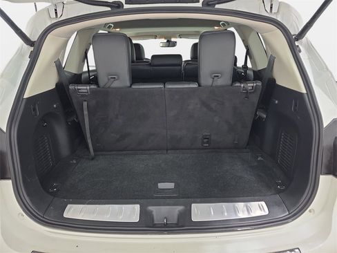 Used 2019 INFINITI QX60 Luxe w/ Essential Package image 35