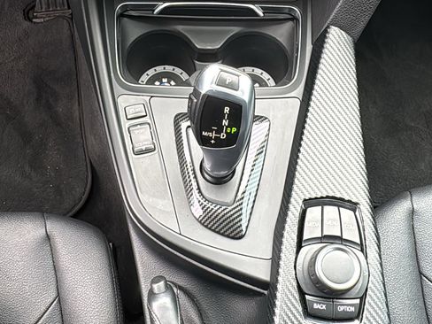 Used 2018 BMW 320i Sedan image 20