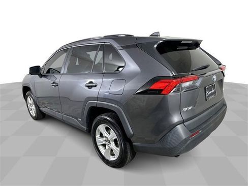 Used 2021 Toyota RAV4 LE image 6