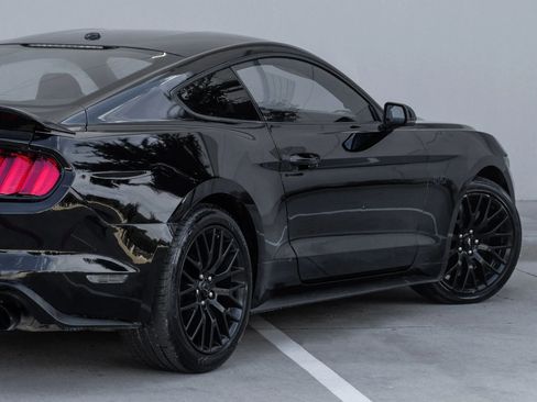 Used 2017 Ford Mustang GT Premium w/ GT Performance Package RWD image 13