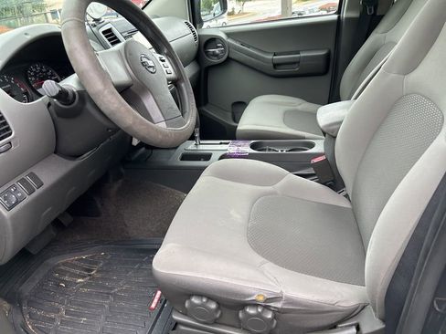 Used 2013 Nissan Xterra S RWD image 3