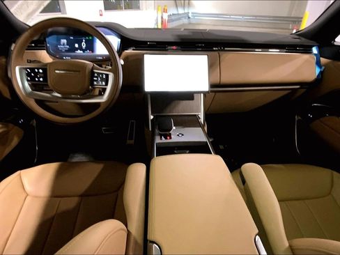 New 2026 Land Rover Range Rover SE image 5