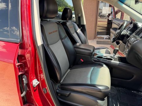 Used 2019 Nissan Pathfinder SV w/ Rock Creek Edition FWD image 15