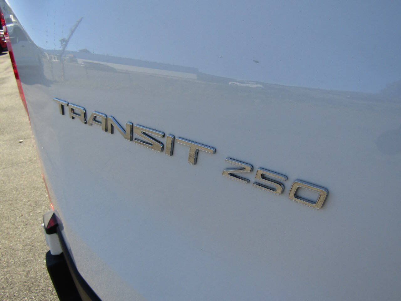 Used 2025 Ford Transit 250 Low Roof w/ Exterior Upgrade Package RWD image 31