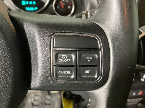 Used 2014 Jeep Wrangler Unlimited Rubicon w/ Connectivity Group image 19